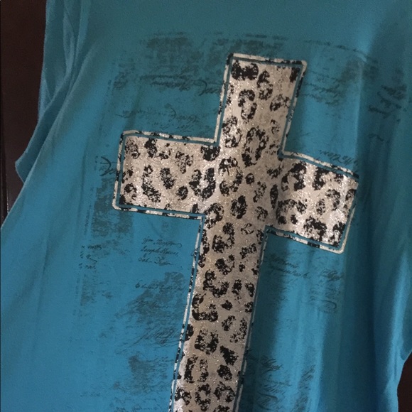 Woman’s tee. Gently worn - Picture 2 of 5